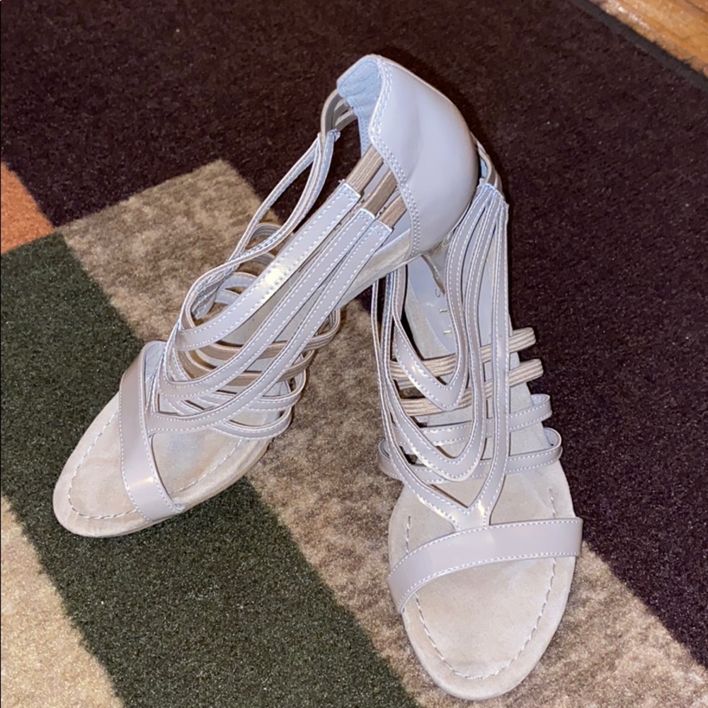 Nude strappy heel